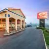 Econo Lodge Inn & Suites Triadelphia - Wheeling