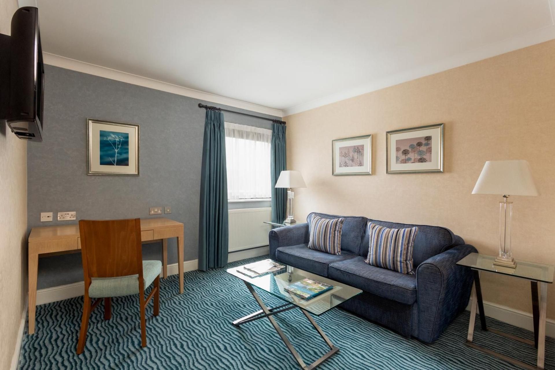 Bridgewood Manor Hotel & Spa                                                                
