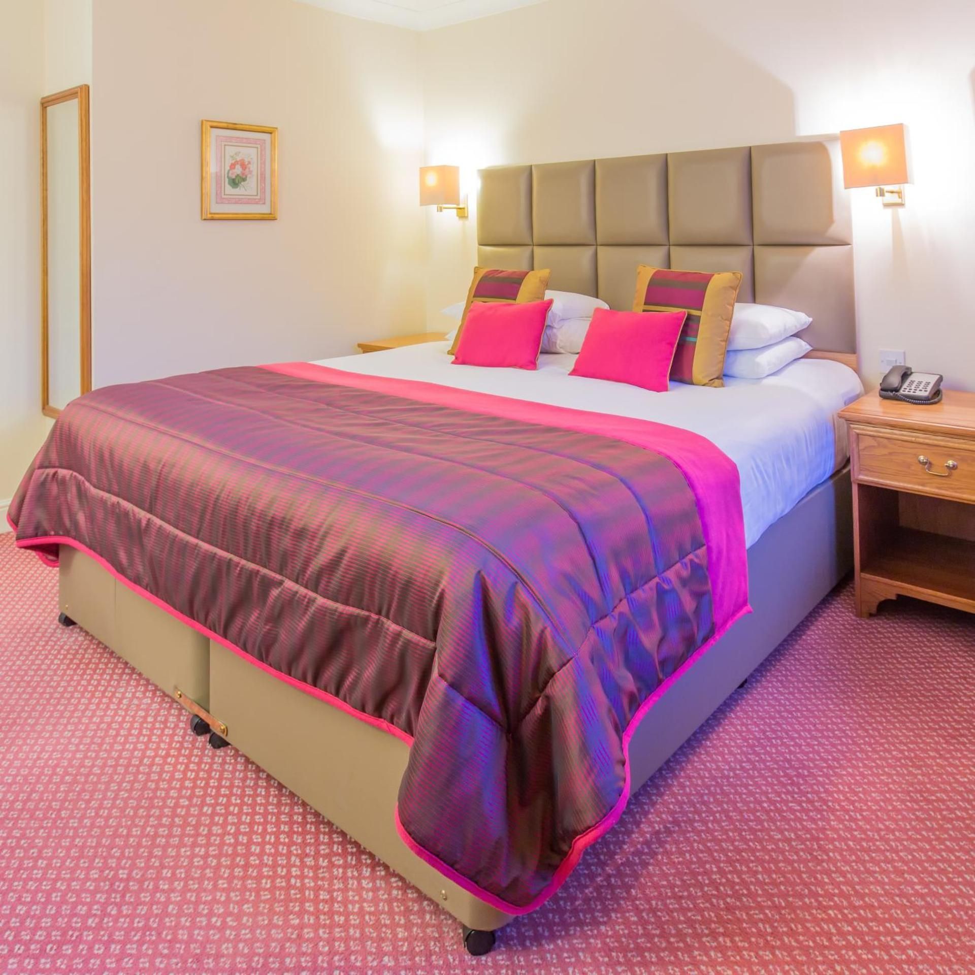 Bridgewood Manor Hotel & Spa                                                                