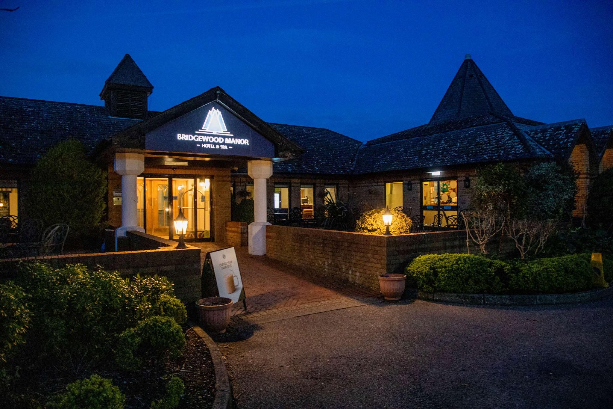 Bridgewood Manor Hotel & Spa                                                                