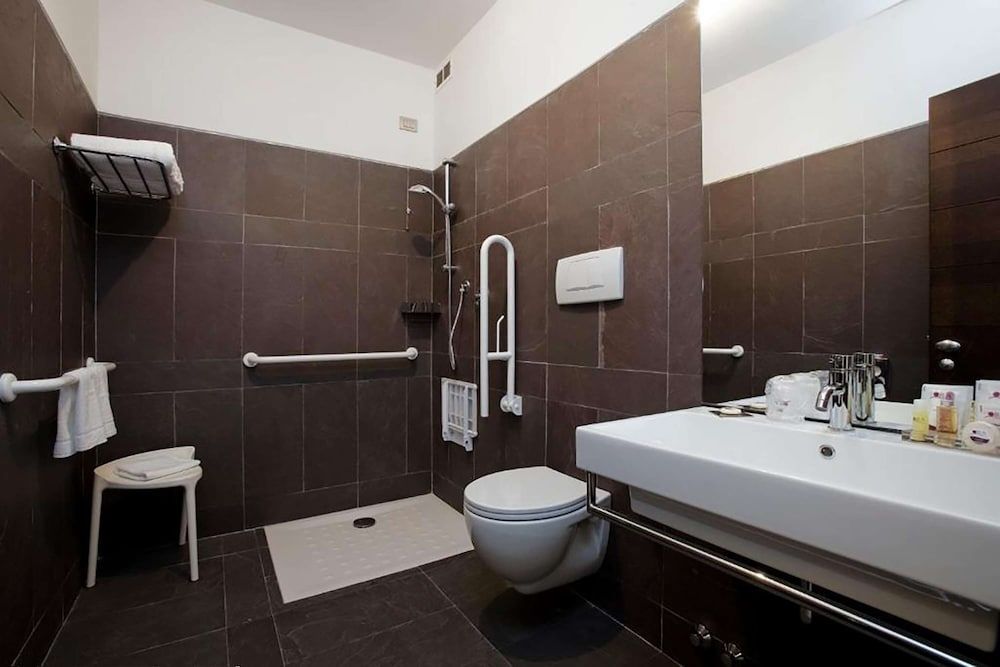 Best Western Hotel Green City Standard Room, 1 Double Bed, Accessible (French Size Bed 140 Cm) 5