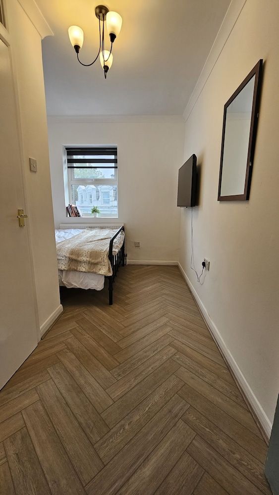 Bros Inn Hotel Standard Double Room 17