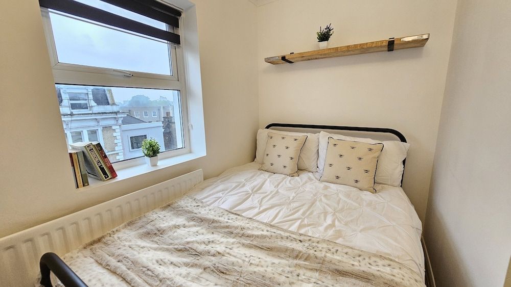 Bros Inn Hotel Standard Double Room 21