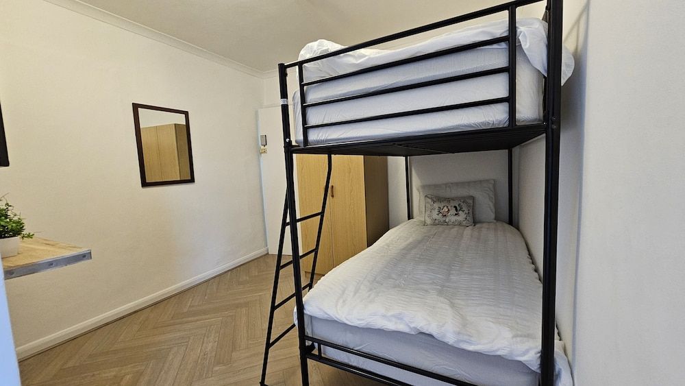 Bros Inn Hotel Standard Double Room 5