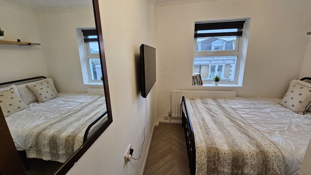 Bros Inn Hotel Standard Double Room 20