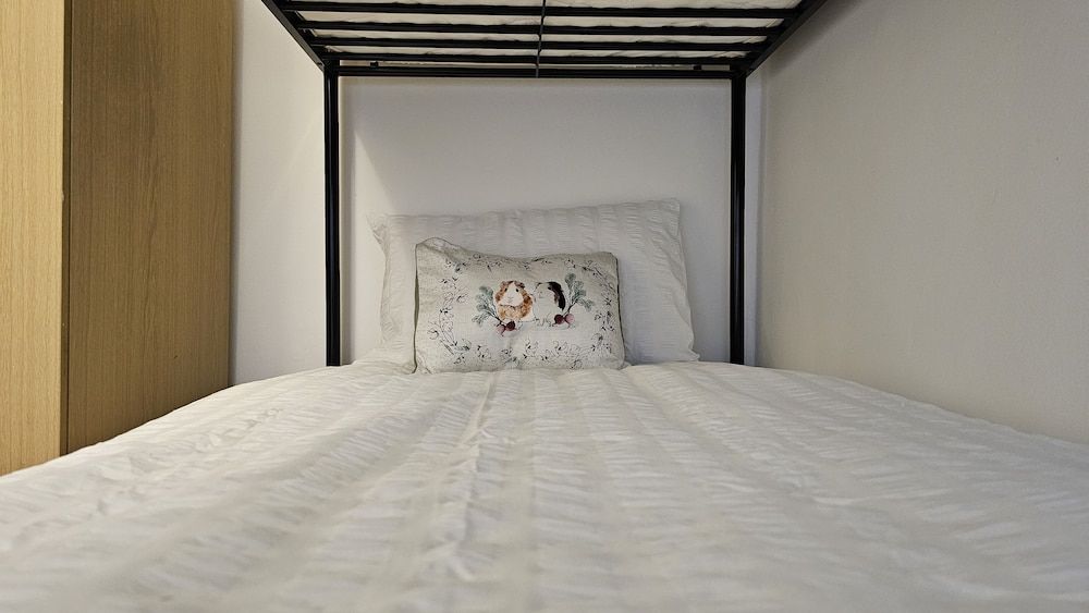 Bros Inn Hotel Standard Double Room 7