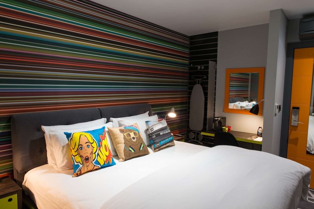 Village Hotel Portsmouth Club Room (FREE Gym & Pool Access) 4