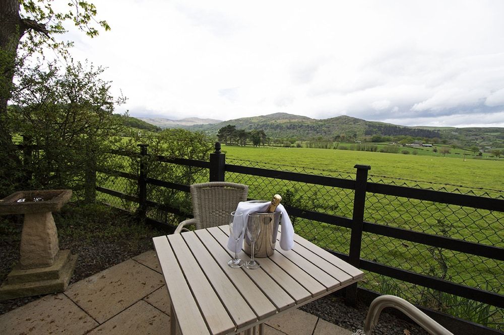 The Groes Inn Deluxe Double or Twin Room 8