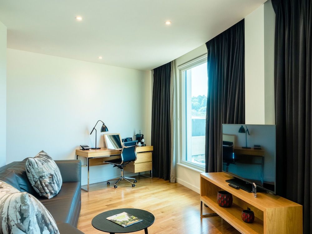 undefined Apex City of Bath Hotel 9