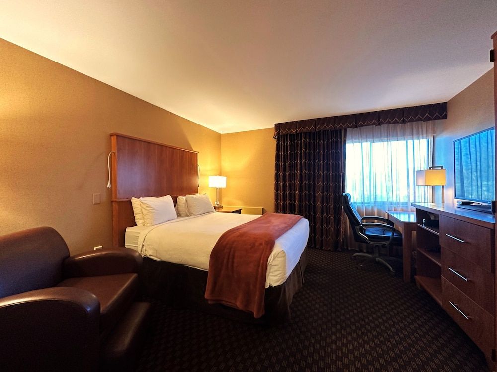 Mirabeau Park Hotel & Convention Center Executive Room, 1 Queen Bed