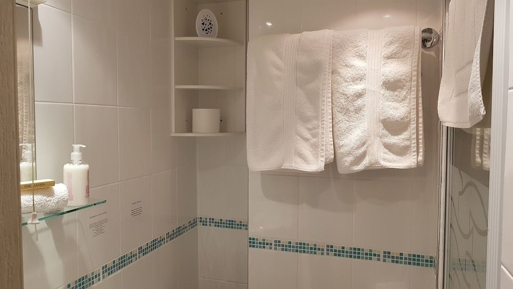 The Wycliffe Guest House Double Room, Ensuite 5