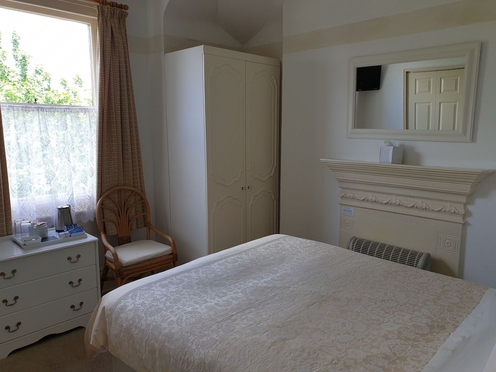 The Wycliffe Guest House Double Room, Ensuite 3