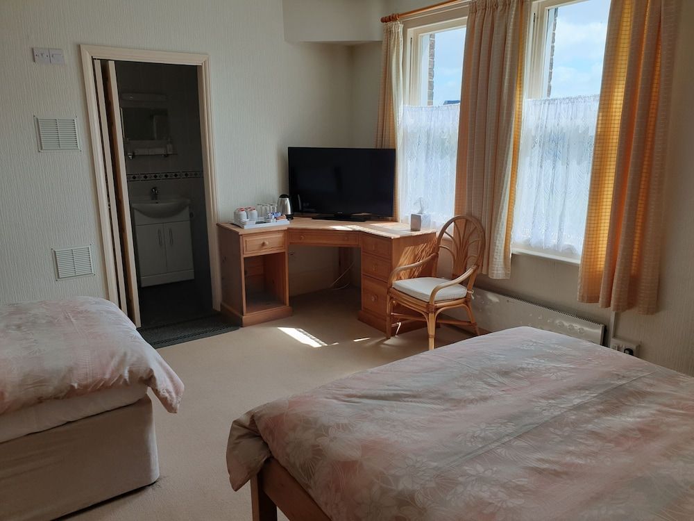 The Wycliffe Guest House Suite, Ensuite (2 Adults & 3 Children) 5
