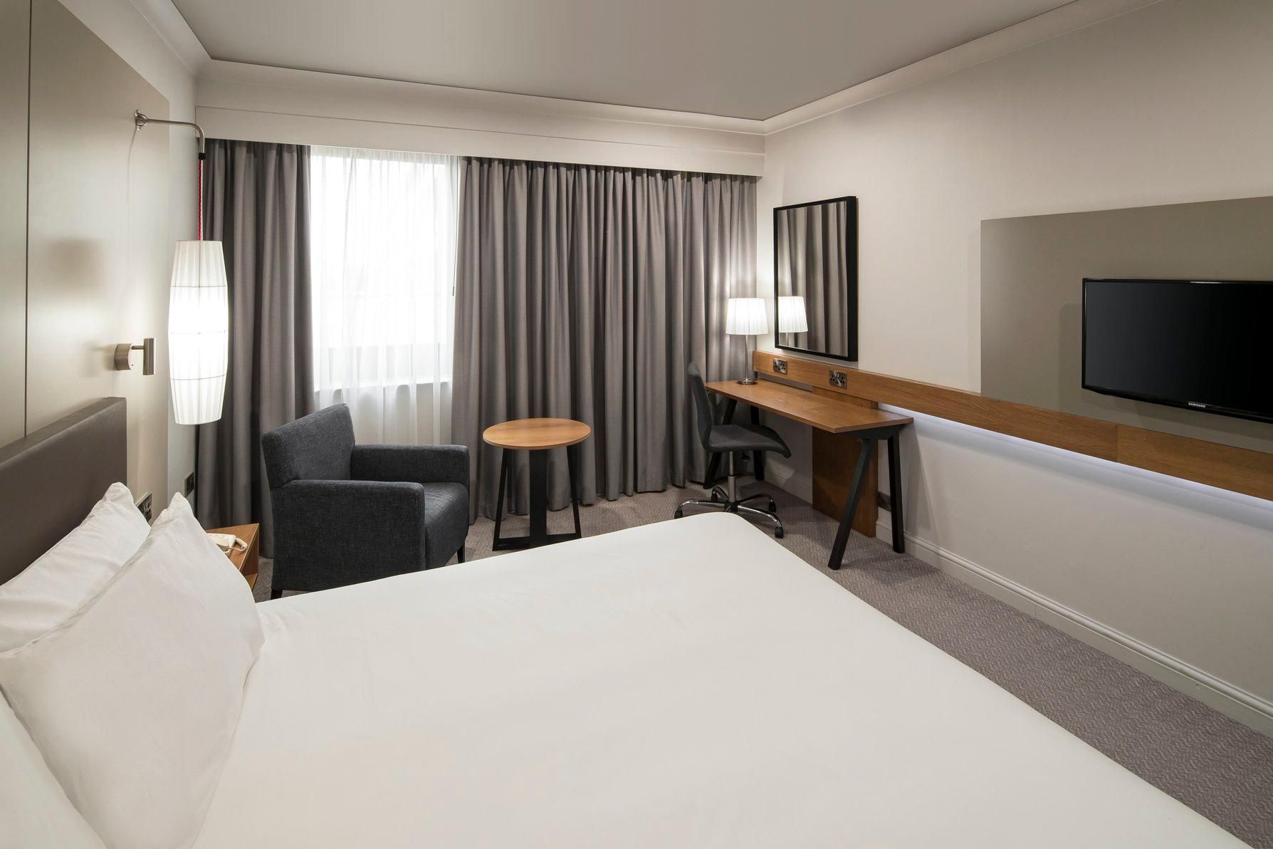 1 Super King Bed Premium Lounge Access