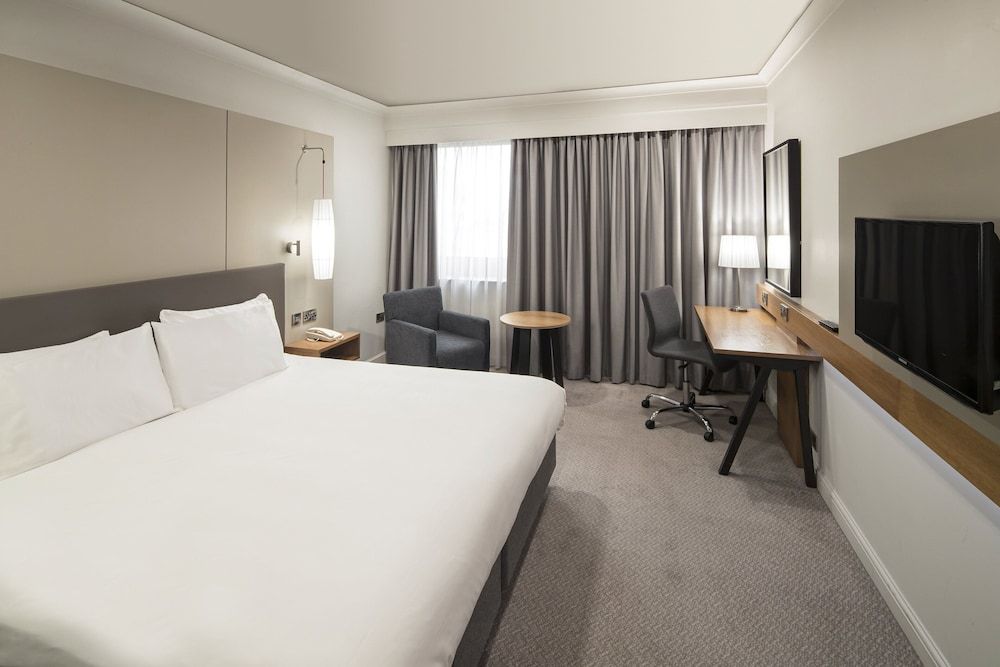 Premium Room, 1 King Bed, Club Lounge Access (Super King, Stratford View)