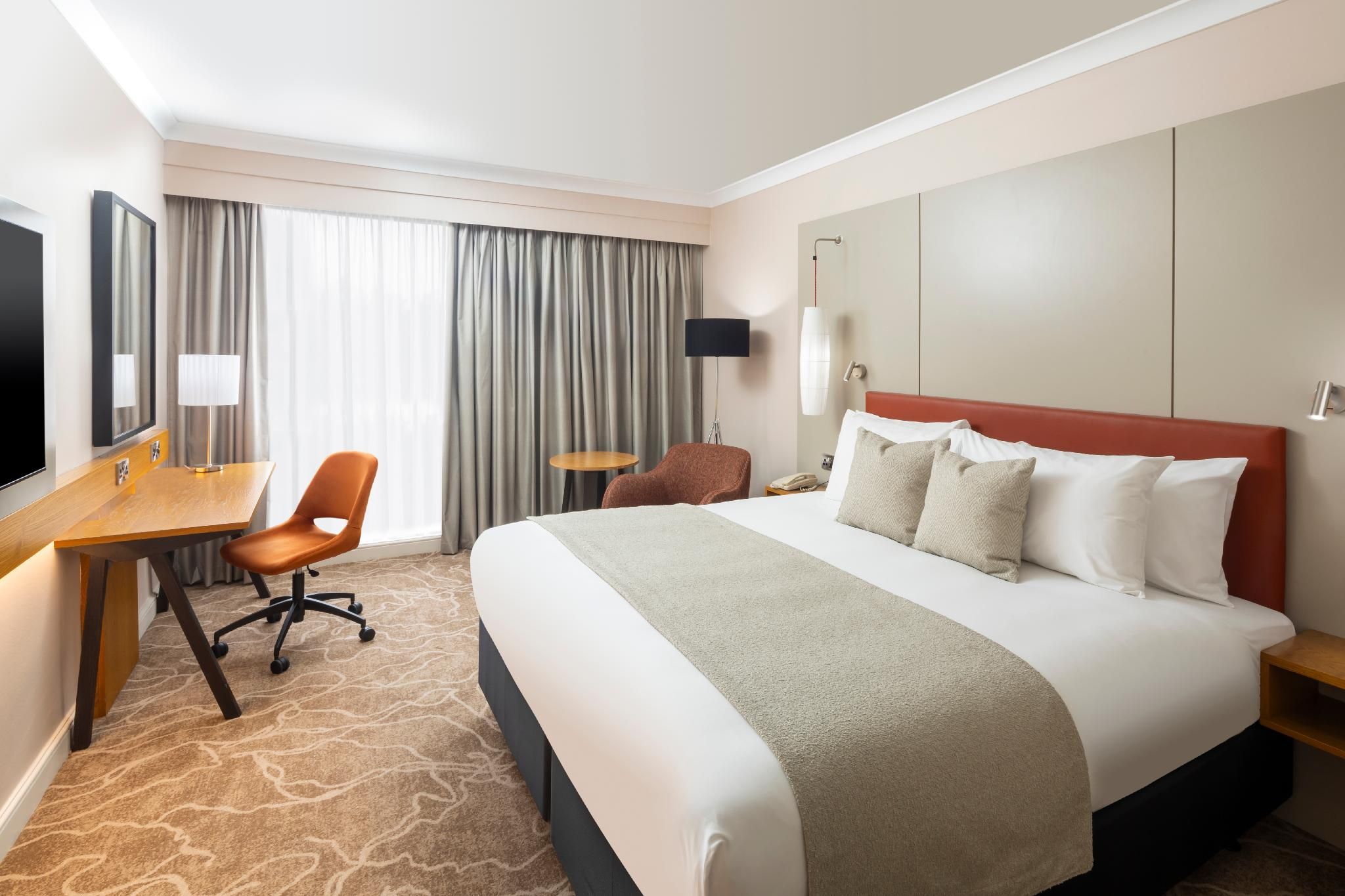 1 Super King Bed Premium Lounge Access