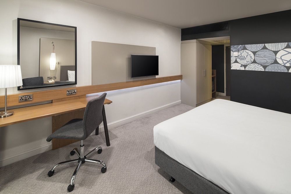 Standard Room, 1 King Bed (Super King, Stratford View)