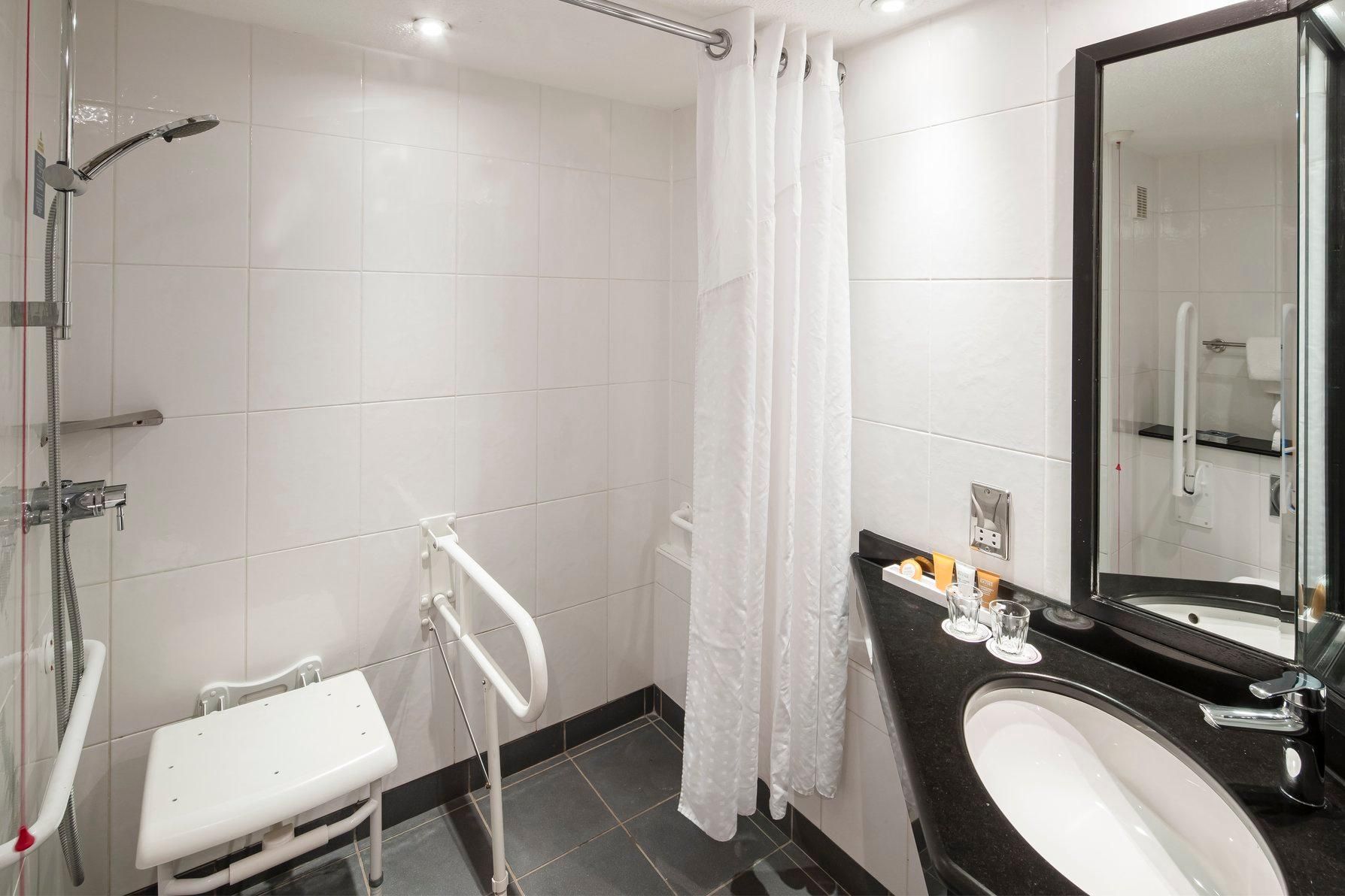 1 Super King Standard Accessible View