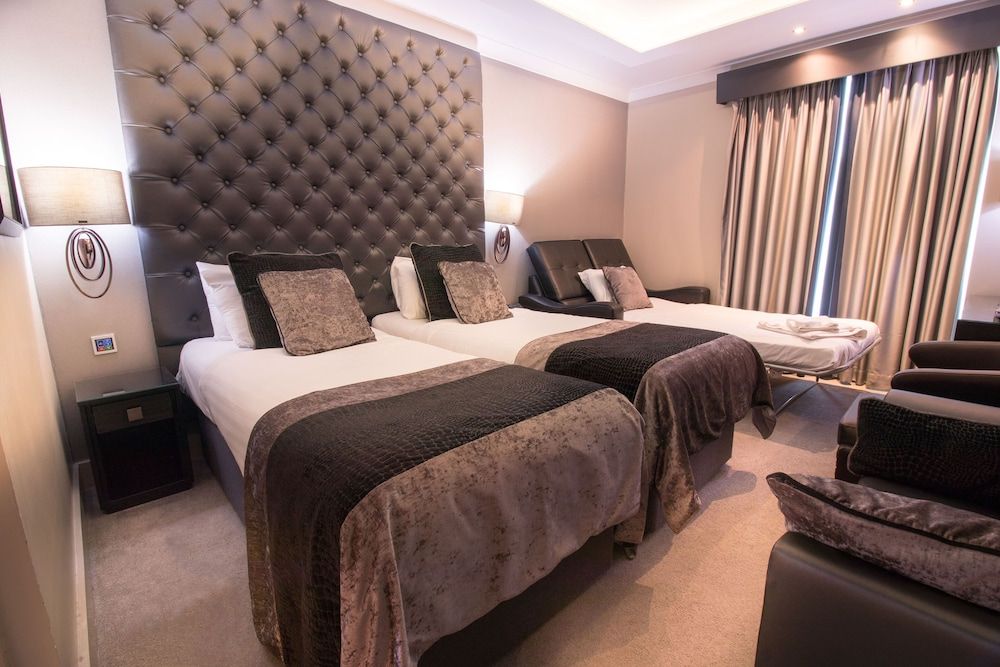 undefined The Continental Hotel Heathrow 6