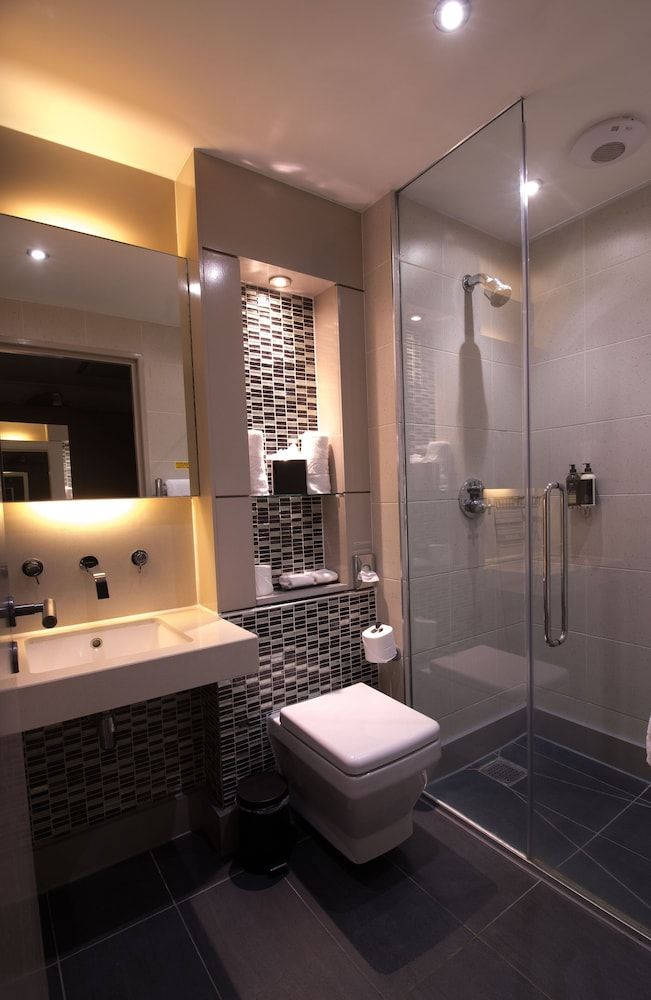 undefined The Continental Hotel Heathrow 8