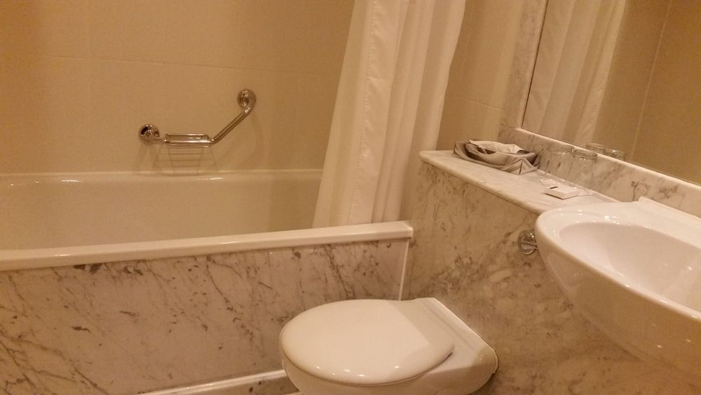 The Empress Hotel Executive Double Room, Sea View 11