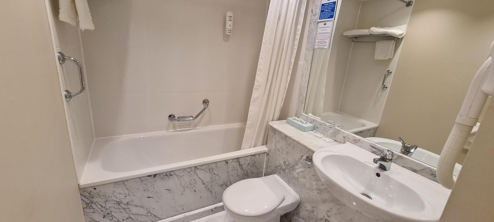 The Empress Hotel Deluxe Double or Twin Room with Sea View 3