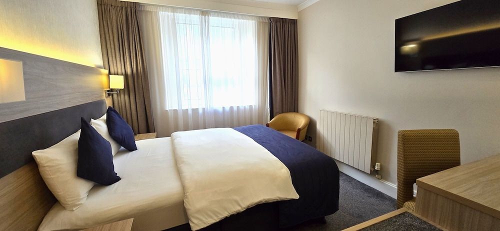 The Empress Hotel Classic Double Room 3