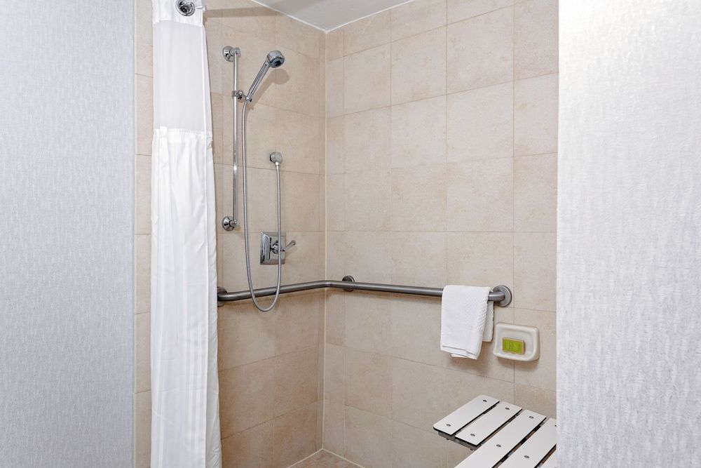 undefined DoubleTree by Hilton Omaha Downtown 9