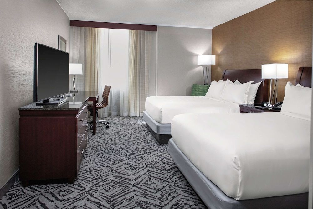 DoubleTree by Hilton Omaha Downtown 2 Queens