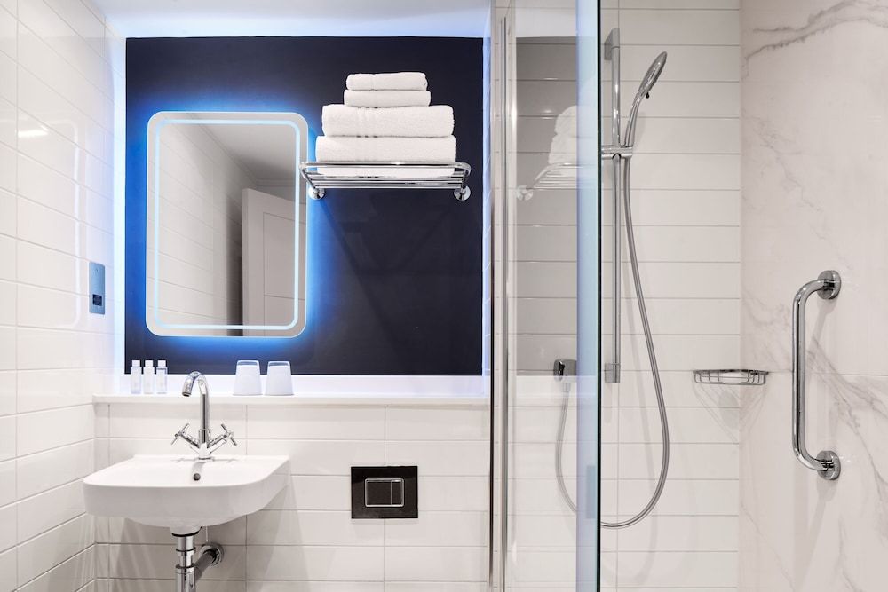 Strand Palace Hotel Superior Twin 6