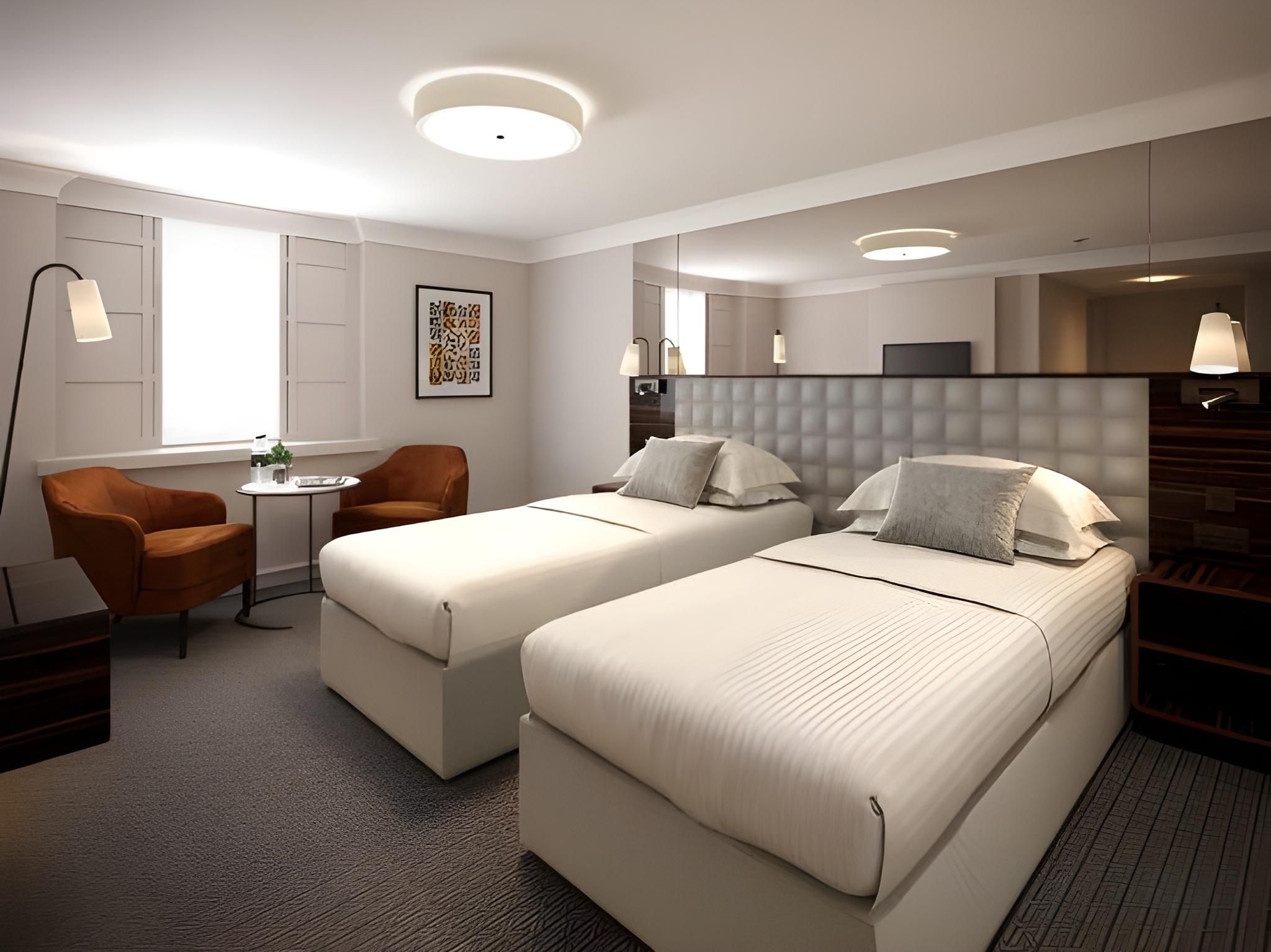 Strand Palace Hotel Superior Twin 4
