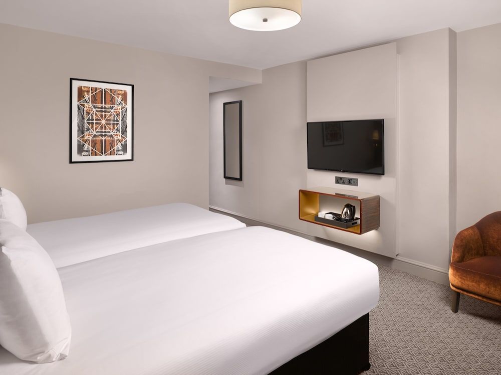 Strand Palace Hotel Superior Twin 3