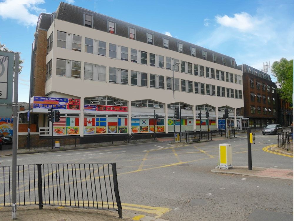 undefined Kensal Green Backpackers 1