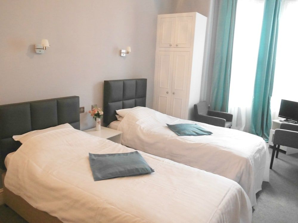 Maranton House Hotel Superior Twin Room, Ensuite