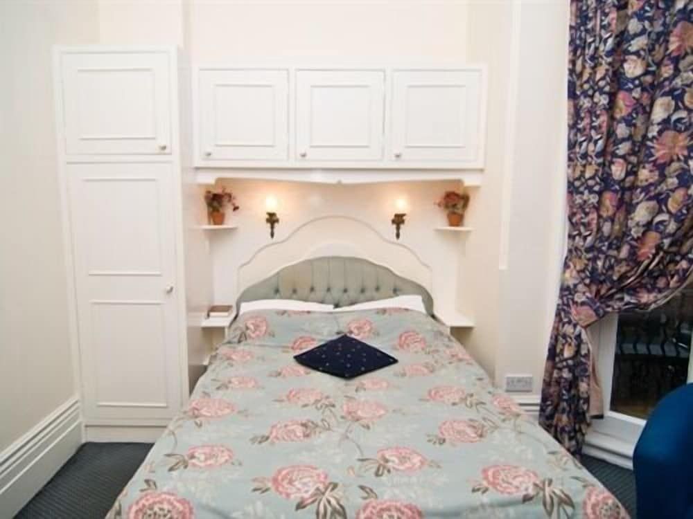 Maranton House Hotel Standard Double Room, Ensuite 2