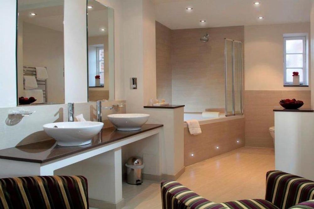 The Chequers Hotel Junior Suite 5