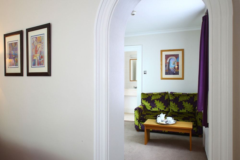 The Chequers Hotel Junior Suite 6