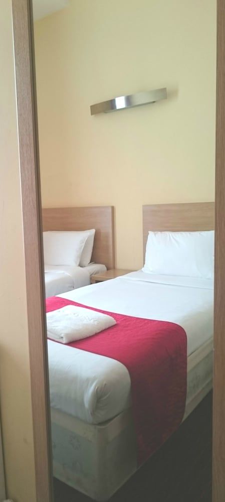 Lord Jim Hotel Classic Triple Room 3