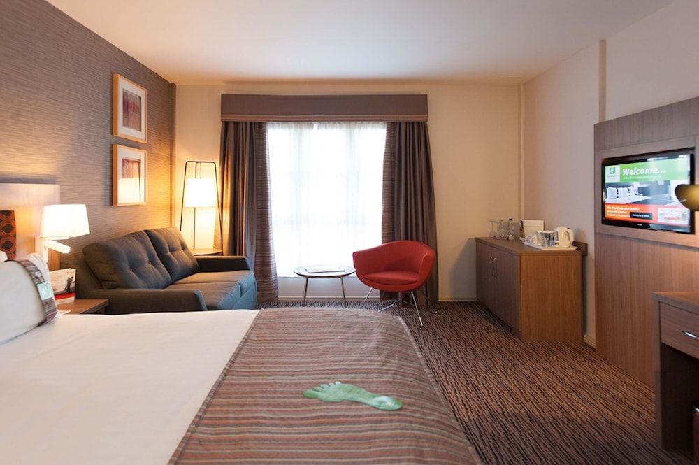 Standard Room, 1 King Bed with Sofa bed
