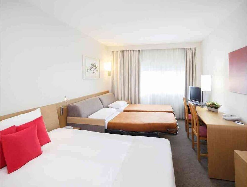 Novotel Marseille Vieux Port Classic Room, 1 Double Bed with Sofa bed 6