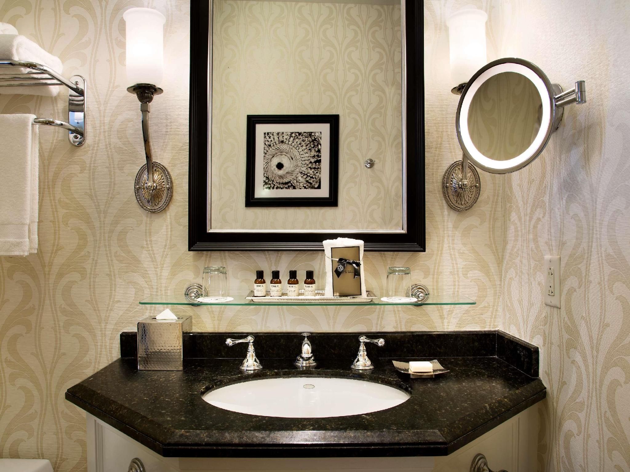 FAIRMONT 1 King, Guestrooms located on Floors 1  to 6 - 419 sf, 38 sm