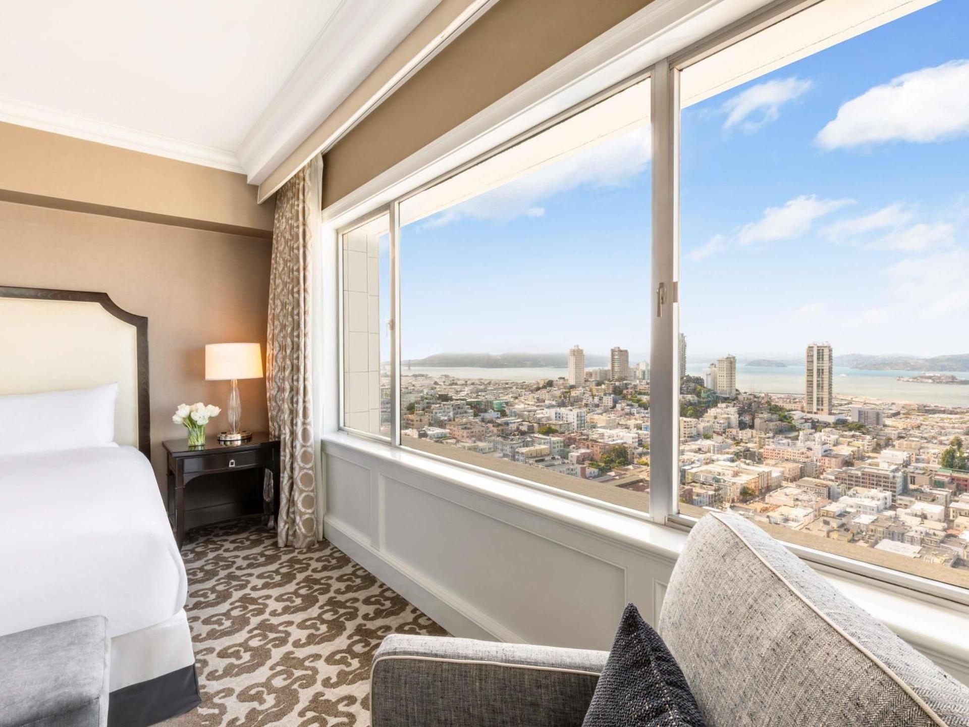 Signature King Suite with Sofa Bed and Bay View