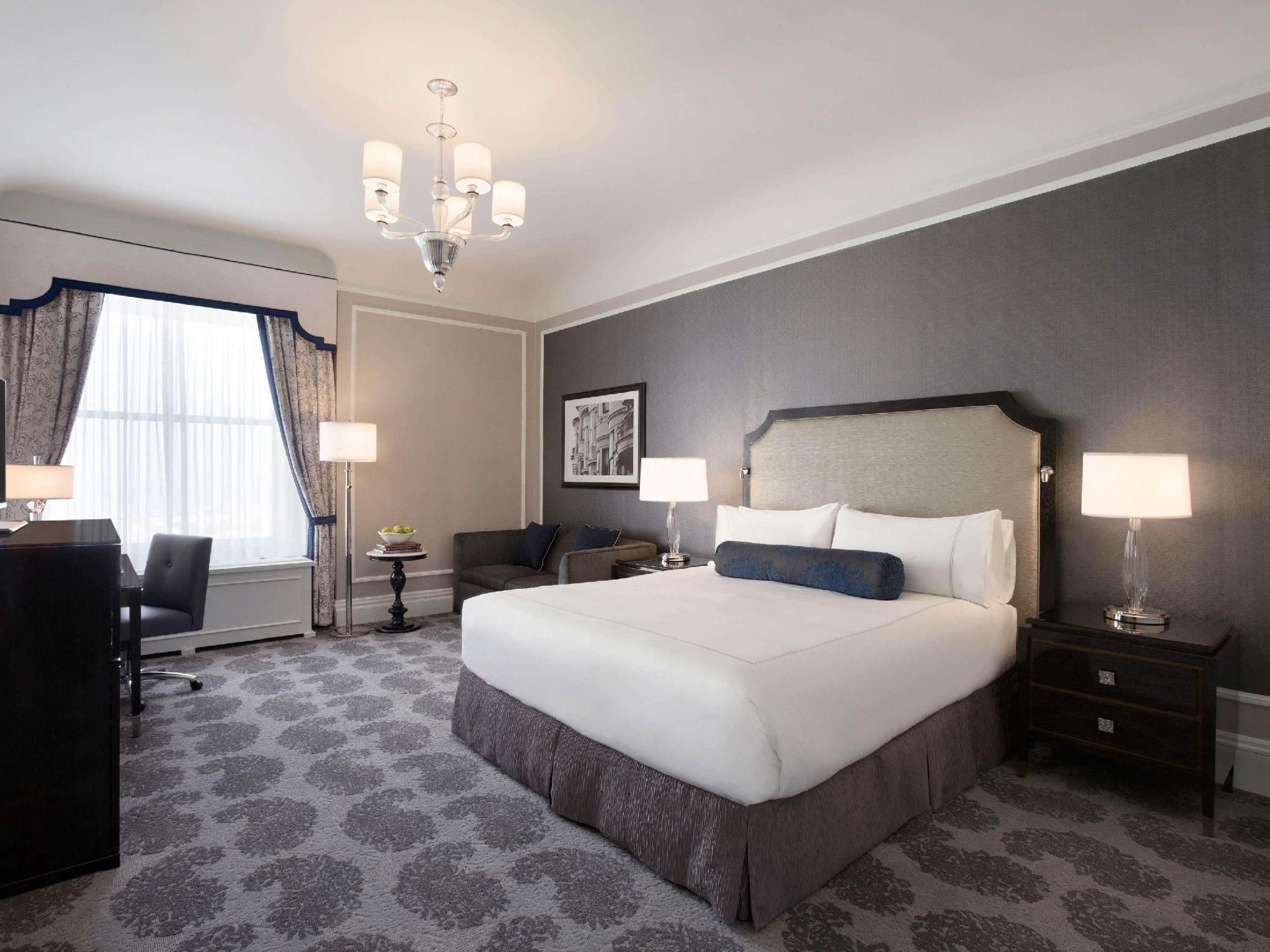 FAIRMONT 1 King with sofabed, Nob Hill neighborhood views - 419 sf, 38 sm