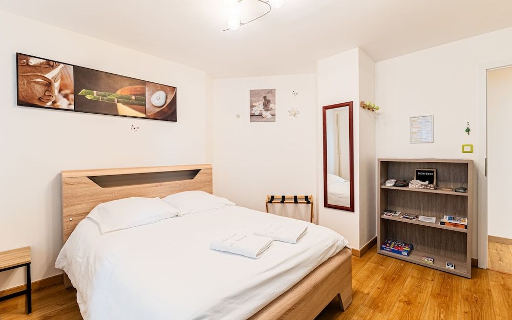 Chambres d'hôtes Au Coeur De Nancy proche gare de Nancy Standard Double Room, Shared Bathroom (Zen) 4