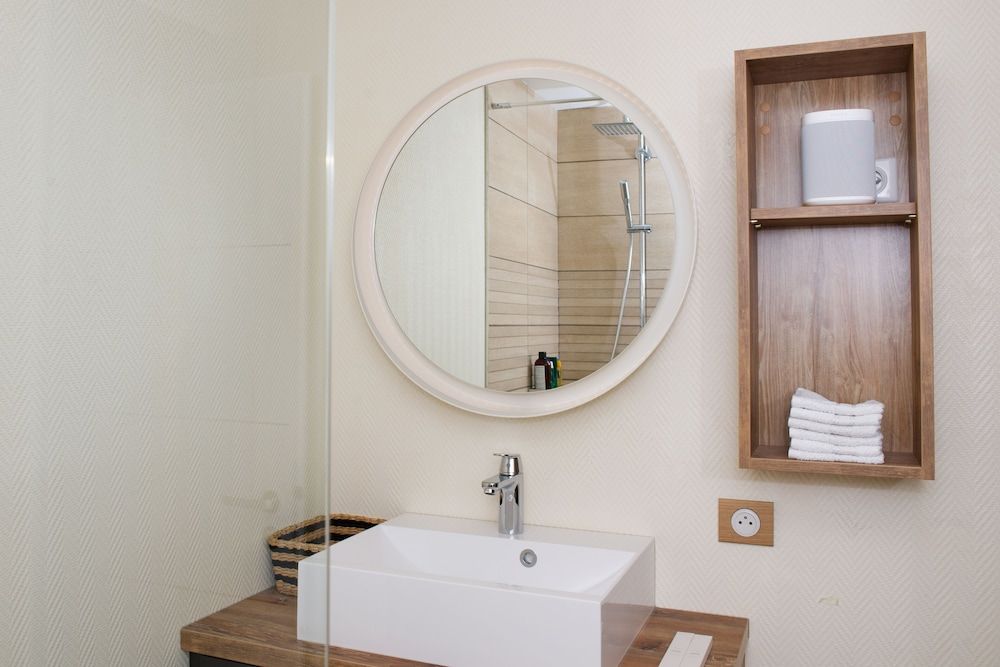 Chambres d'hôtes Au Coeur De Nancy proche gare de Nancy Superior Double Room, 1 Double Bed, Private Bathroom (Spacieuse) 14