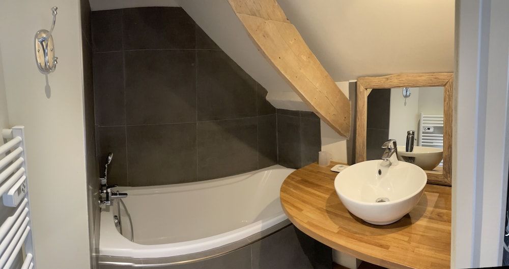 Hôtel Le Chantilly Economy Double Room Single Use, 1 Queen Bed 4