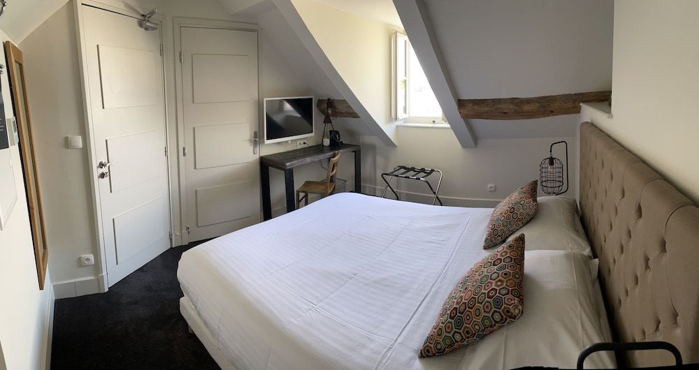 Hôtel Le Chantilly Economy Double Room Single Use, 1 Queen Bed 2