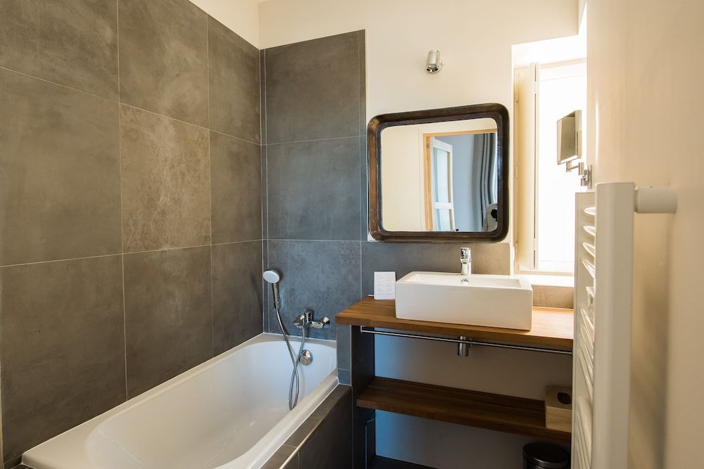 Hôtel Le Chantilly Superior Double Room Single Use 4