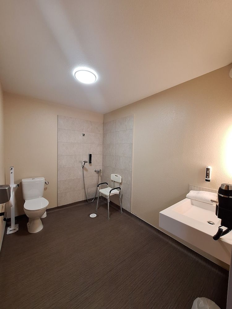 B&B HOTEL La Rochelle Centre les Minimes Double Room, Accessible, Non Smoking 5