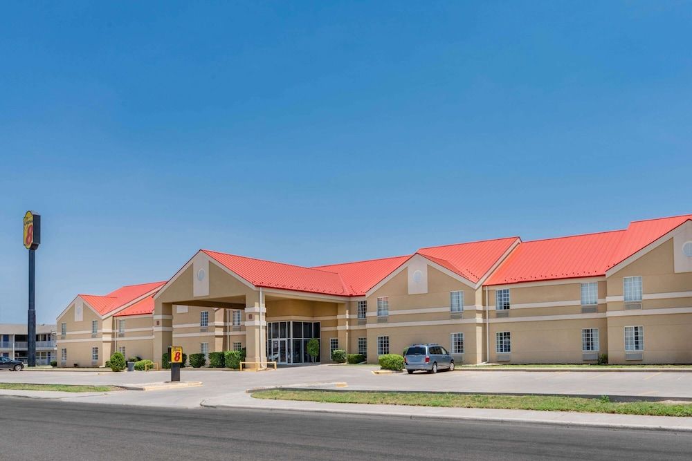 undefined Super 8 by Wyndham Amarillo West 6